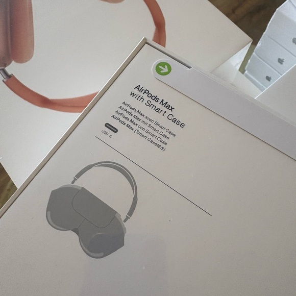 AirPods Max Blue - Picture 3 of 4